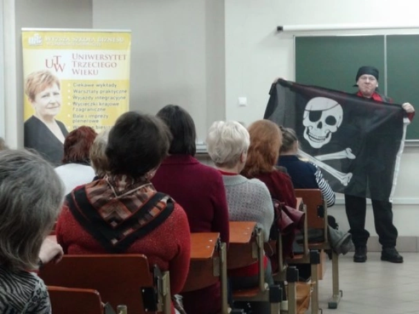 Zdjęcie nr 27 z galerii Słuchacze UTW poznali historię piratów