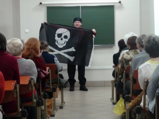 Zdjęcie nr 28 z galerii Słuchacze UTW poznali historię piratów