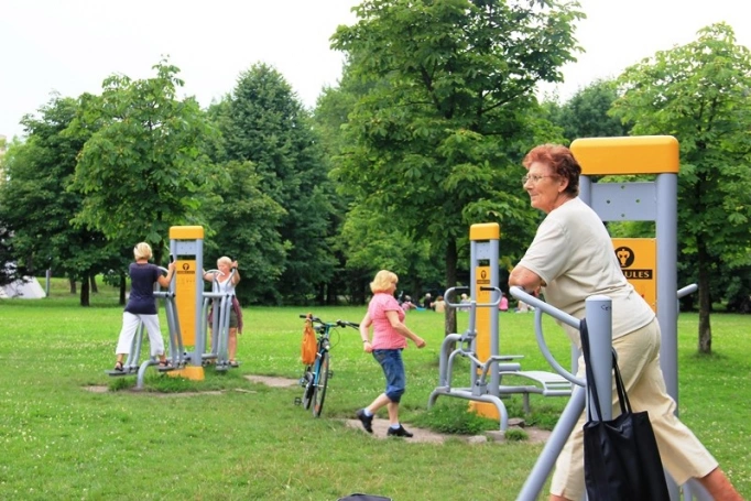 Zdjęcie nr 8 z galerii Sport to zdrowie ćwiczymy w ramach Letniej Akademii Seniora