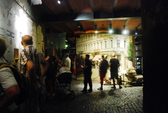 Zdjęcie nr 3 z galerii Uczestnicy  LASu w Muzeum Powstania Warszawskiego - relacja z wycieczki