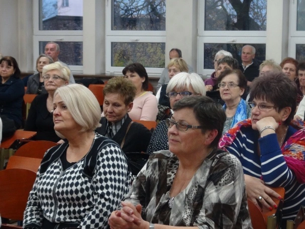 Zdjęcie nr 4 z galerii 30.10.2014 r. wykład "Aktor i widz jak wino - im starszy tym bardziej wartościowy"- mgr Dariusz Wiktorowicz