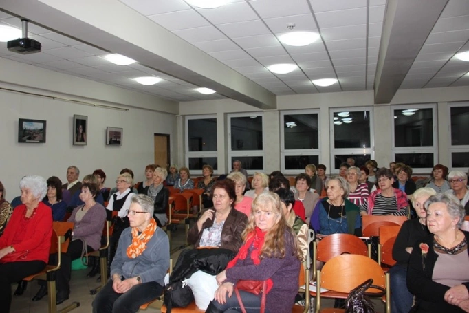 Zdjęcie nr 4 z galerii 27.11.2014 r. wykład "Nauki płynące z czytania literatury pięknej" - dr Radosław Molenda
