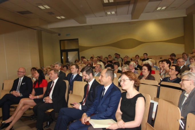Zdjęcie nr 12 z galerii Uroczyste zakończenie roku akademickiego w Uniwersytecie Trzeciego Wieku