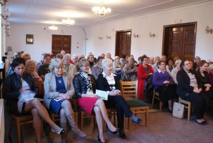 Zdjęcie nr 5 z galerii UTW działa w Porębie! Już po inauguracji!