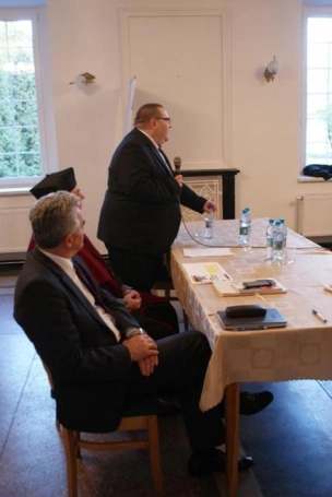 Zdjęcie nr 3 z galerii UTW działa w Porębie! Już po inauguracji!