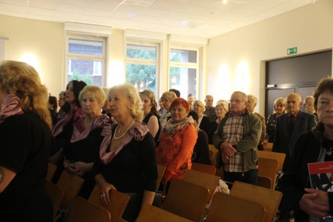 Zdjęcie nr 6 z galerii Uroczysta Inauguracja Roku Akademickiego 2016/2017 w Uniwersytecie Trzeciego Wieku