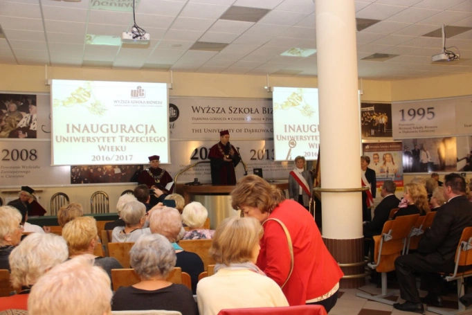 Zdjęcie nr 10 z galerii Uroczysta Inauguracja Roku Akademickiego 2016/2017 w Uniwersytecie Trzeciego Wieku