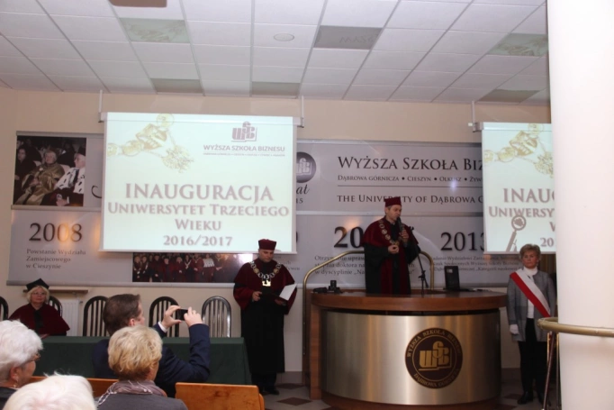 Zdjęcie nr 11 z galerii Uroczysta Inauguracja Roku Akademickiego 2016/2017 w Uniwersytecie Trzeciego Wieku