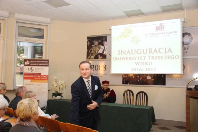Zdjęcie nr 16 z galerii Uroczysta Inauguracja Roku Akademickiego 2016/2017 w Uniwersytecie Trzeciego Wieku