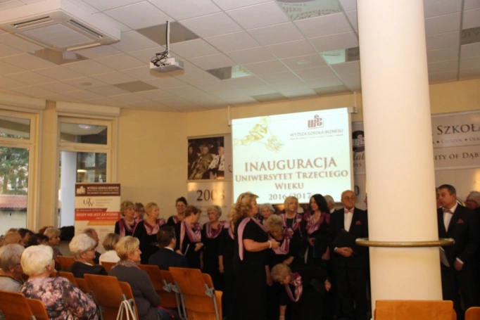Zdjęcie nr 21 z galerii Uroczysta Inauguracja Roku Akademickiego 2016/2017 w Uniwersytecie Trzeciego Wieku