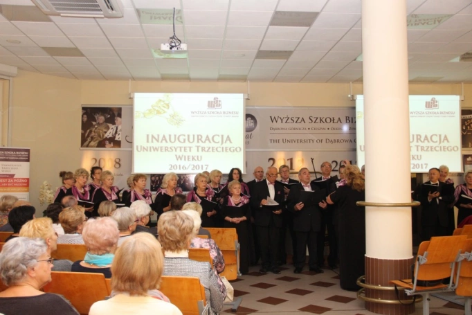 Zdjęcie nr 23 z galerii Uroczysta Inauguracja Roku Akademickiego 2016/2017 w Uniwersytecie Trzeciego Wieku