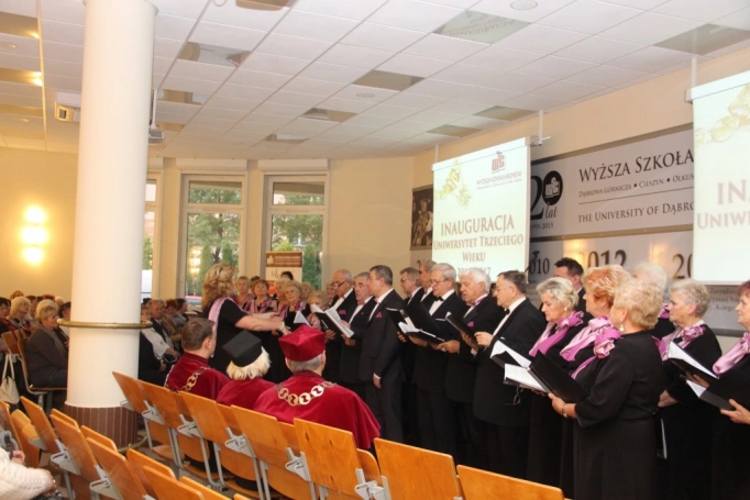 Zdjęcie nr 26 z galerii Uroczysta Inauguracja Roku Akademickiego 2016/2017 w Uniwersytecie Trzeciego Wieku