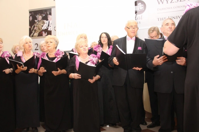 Zdjęcie nr 28 z galerii Uroczysta Inauguracja Roku Akademickiego 2016/2017 w Uniwersytecie Trzeciego Wieku