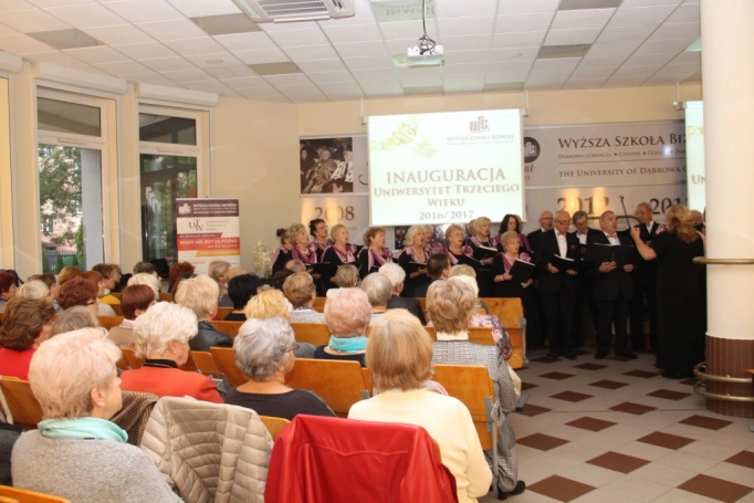Zdjęcie nr 32 z galerii Uroczysta Inauguracja Roku Akademickiego 2016/2017 w Uniwersytecie Trzeciego Wieku