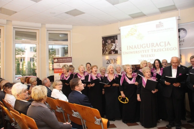 Zdjęcie nr 34 z galerii Uroczysta Inauguracja Roku Akademickiego 2016/2017 w Uniwersytecie Trzeciego Wieku