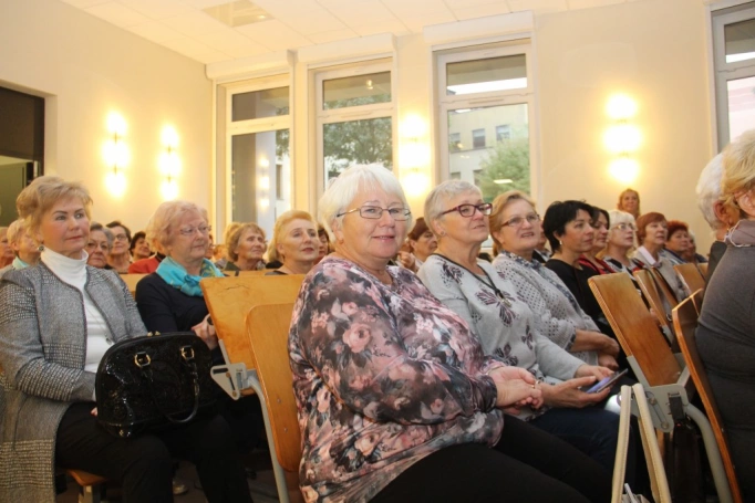Zdjęcie nr 35 z galerii Uroczysta Inauguracja Roku Akademickiego 2016/2017 w Uniwersytecie Trzeciego Wieku