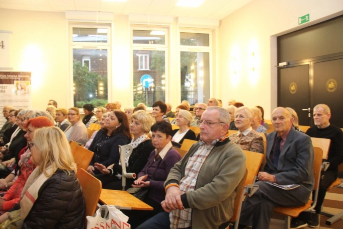 Zdjęcie nr 37 z galerii Uroczysta Inauguracja Roku Akademickiego 2016/2017 w Uniwersytecie Trzeciego Wieku