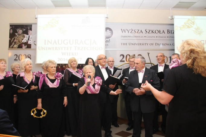 Zdjęcie nr 41 z galerii Uroczysta Inauguracja Roku Akademickiego 2016/2017 w Uniwersytecie Trzeciego Wieku