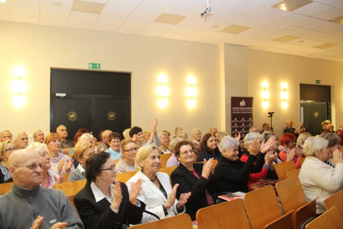 Zdjęcie nr 51 z galerii Uroczysta Inauguracja Roku Akademickiego 2016/2017 w Uniwersytecie Trzeciego Wieku