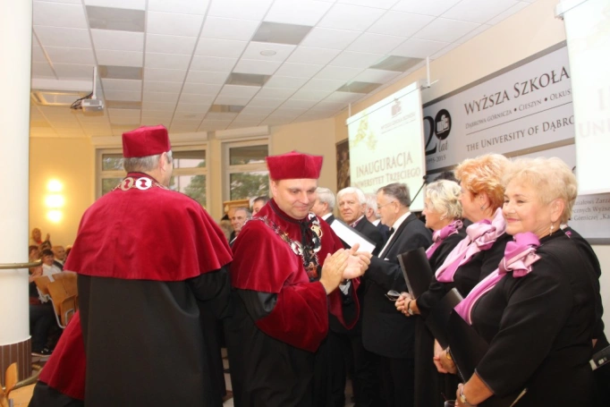 Zdjęcie nr 53 z galerii Uroczysta Inauguracja Roku Akademickiego 2016/2017 w Uniwersytecie Trzeciego Wieku