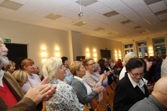 Zdjęcie nr 56 z galerii Uroczysta Inauguracja Roku Akademickiego 2016/2017 w Uniwersytecie Trzeciego Wieku