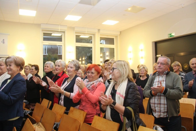 Zdjęcie nr 64 z galerii Uroczysta Inauguracja Roku Akademickiego 2016/2017 w Uniwersytecie Trzeciego Wieku