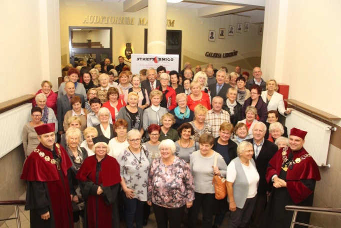 Zdjęcie nr 78 z galerii Uroczysta Inauguracja Roku Akademickiego 2016/2017 w Uniwersytecie Trzeciego Wieku