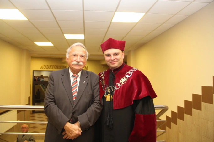 Zdjęcie nr 79 z galerii Uroczysta Inauguracja Roku Akademickiego 2016/2017 w Uniwersytecie Trzeciego Wieku