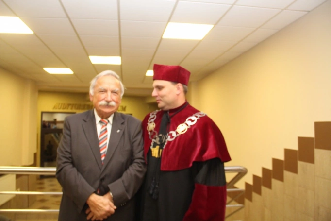 Zdjęcie nr 80 z galerii Uroczysta Inauguracja Roku Akademickiego 2016/2017 w Uniwersytecie Trzeciego Wieku