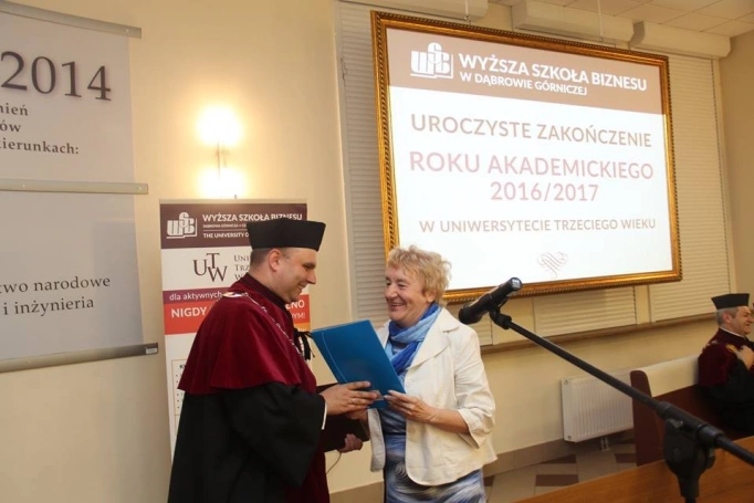 Zdjęcie nr 7 z galerii Uroczyste zakończenie roku akademickiego 2016/2017 w Uniwersytecie Trzeciego Wieku
