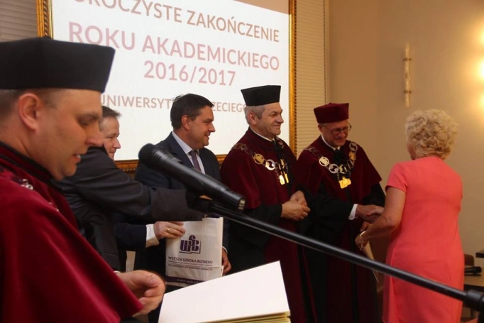 Zdjęcie nr 11 z galerii Uroczyste zakończenie roku akademickiego 2016/2017 w Uniwersytecie Trzeciego Wieku