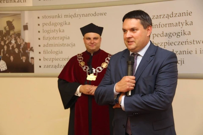 Zdjęcie nr 12 z galerii Uroczyste zakończenie roku akademickiego 2016/2017 w Uniwersytecie Trzeciego Wieku