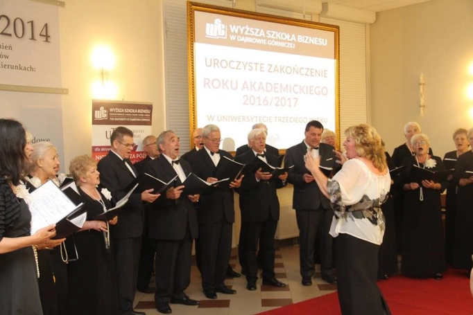 Zdjęcie nr 13 z galerii Uroczyste zakończenie roku akademickiego 2016/2017 w Uniwersytecie Trzeciego Wieku