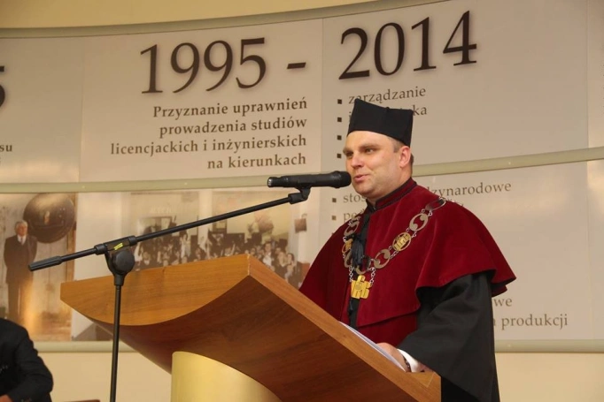 Zdjęcie nr 23 z galerii Uroczyste zakończenie roku akademickiego 2016/2017 w Uniwersytecie Trzeciego Wieku