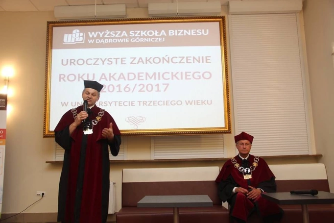 Zdjęcie nr 28 z galerii Uroczyste zakończenie roku akademickiego 2016/2017 w Uniwersytecie Trzeciego Wieku