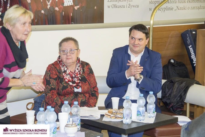 Zdjęcie nr 4 z galerii Słuchacze UTW wzięli udział w Kawiarence Obywatelskiej 