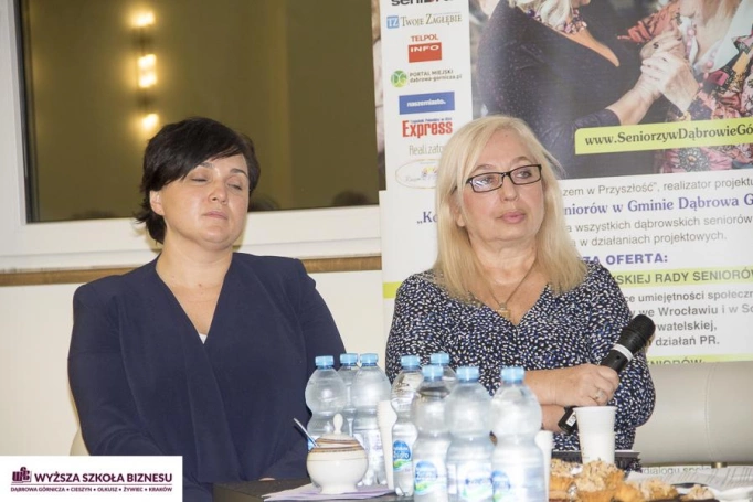 Zdjęcie nr 6 z galerii Słuchacze UTW wzięli udział w Kawiarence Obywatelskiej 