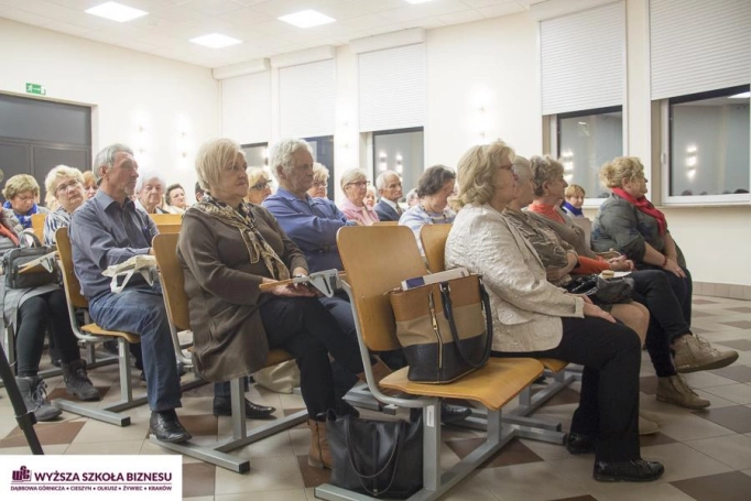 Zdjęcie nr 8 z galerii Słuchacze UTW wzięli udział w Kawiarence Obywatelskiej 