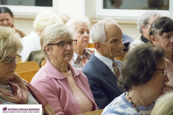 Zdjęcie nr 7 z galerii Słuchacze UTW wzięli udział w Kawiarence Obywatelskiej 