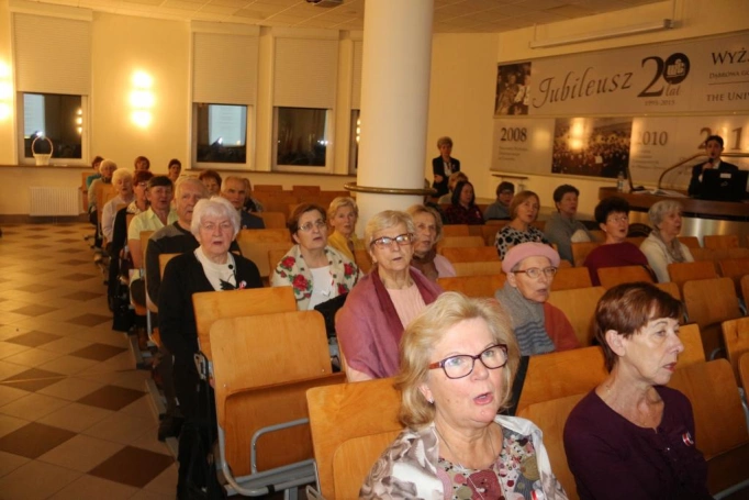 Zdjęcie nr 14 z galerii Śpiewamy Pieśni Patriotyczne!