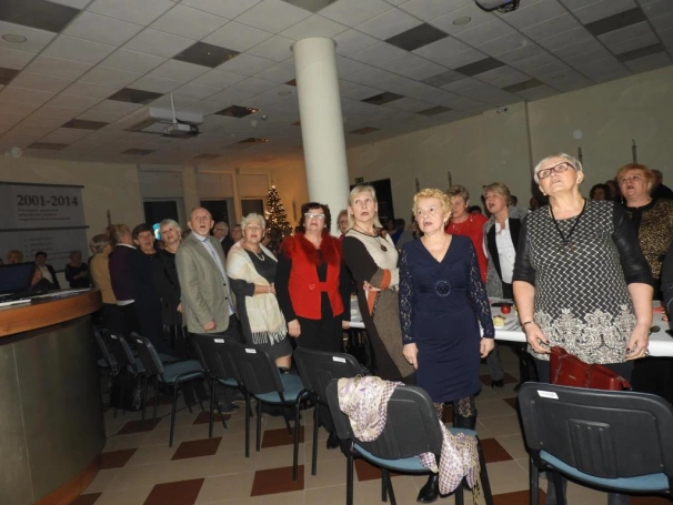 Zdjęcie nr 17 z galerii Koncert kolęd i wieczór wigilijny w UTW!