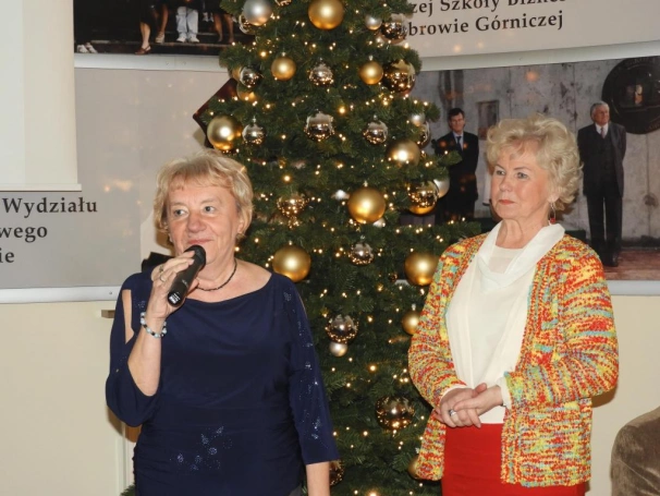 Zdjęcie nr 22 z galerii Koncert kolęd i wieczór wigilijny w UTW!