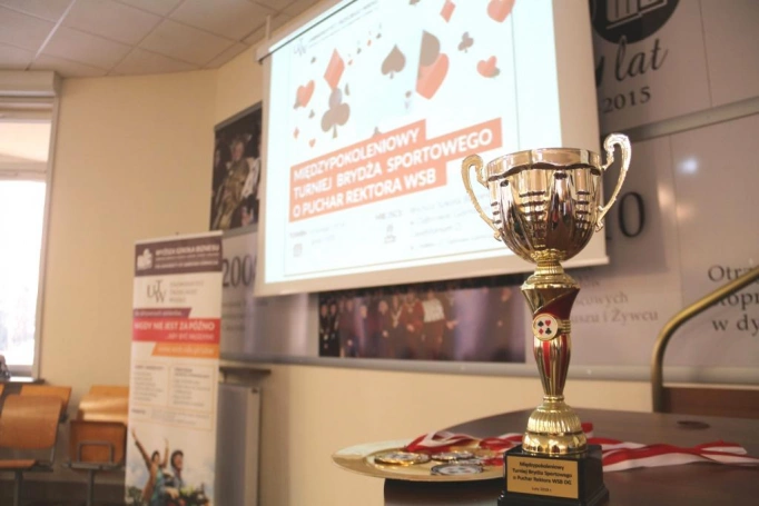Zdjęcie nr 3 z galerii Międzypokoleniowy Turniej Brydża Sportowego UTW!