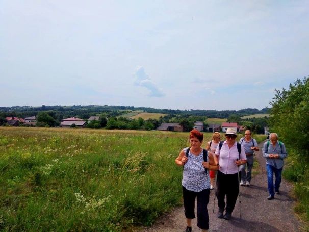 Zdjęcie nr 1 z galerii V Rajd Jurajski z UTW Akademii WSB 