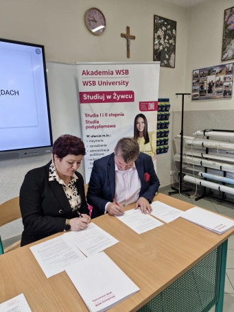 Zdjęcie nr 2 z galerii Podpisanie porozumienia z ZSOiT 