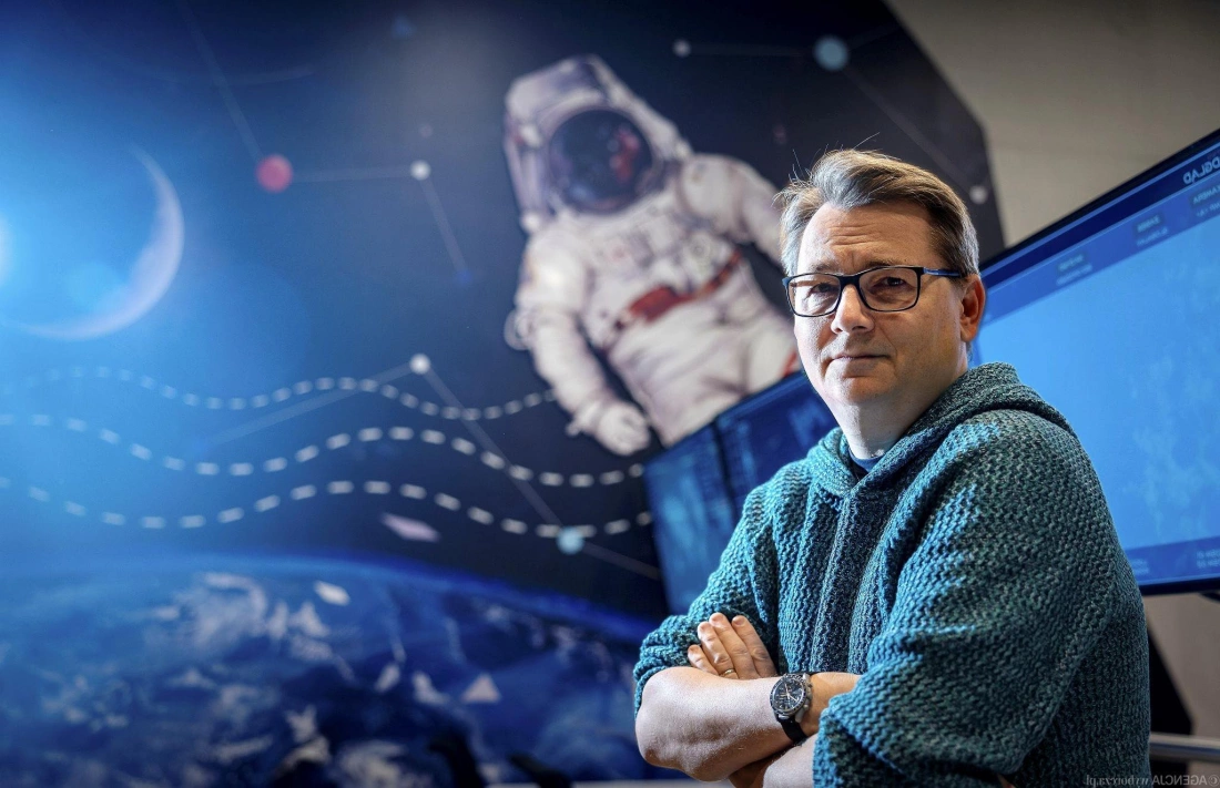 „Pocztówka z Marsa” – Jarosław Juszkiewicz (KOSMOS)