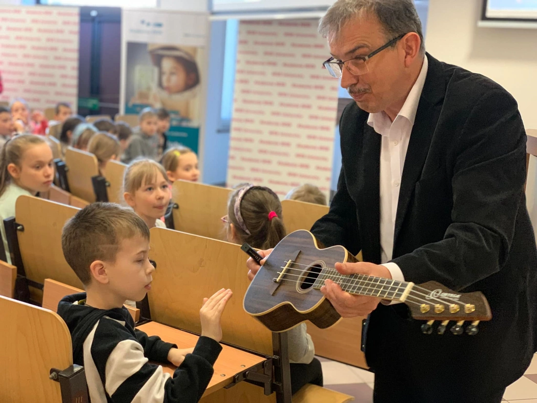 "Uczę się z Mozartem. Żyj twórczo, bądź kreatywny, kochaj muzykę i matematykę" – prof. Mirosław Kisiel (MUZYKA)