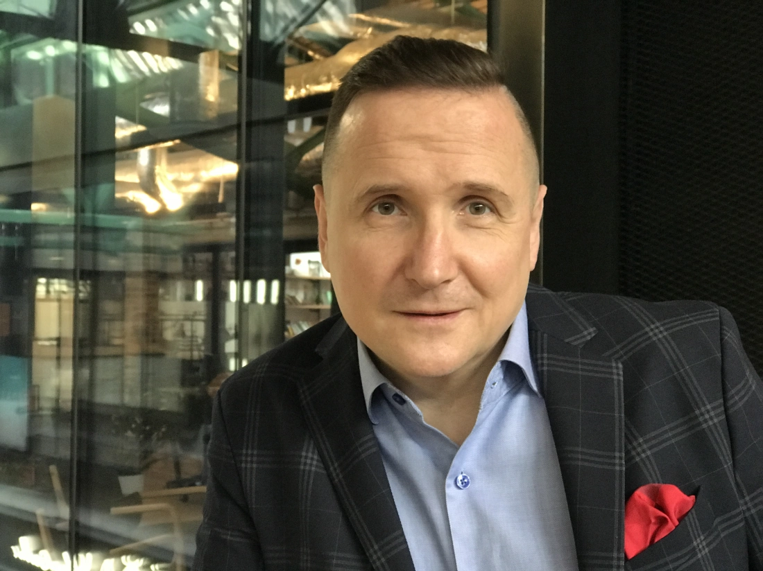Sylwetka prowadzącego – Adam Stolarzewicz