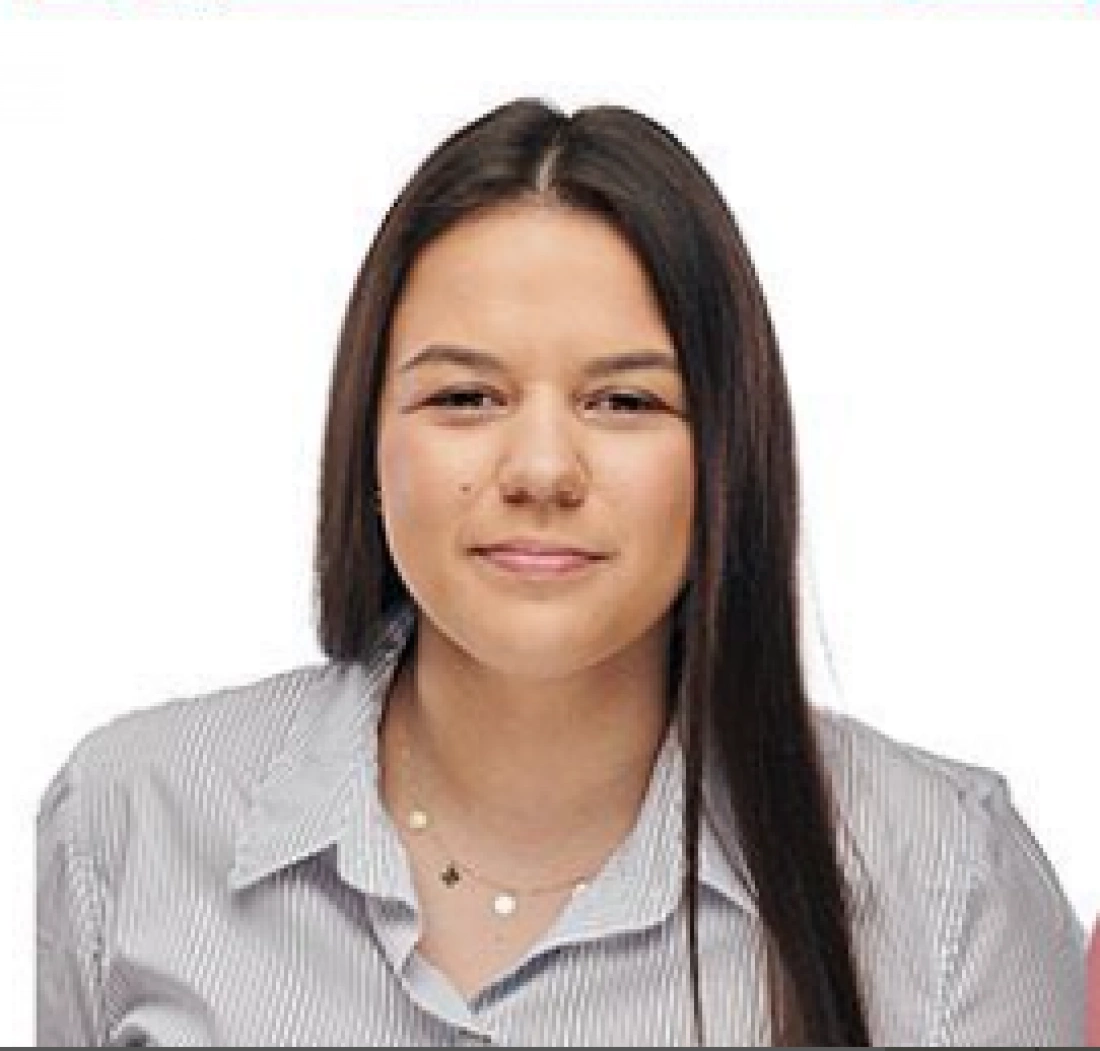 Julia Sadowska, Specjalista ds. AZS