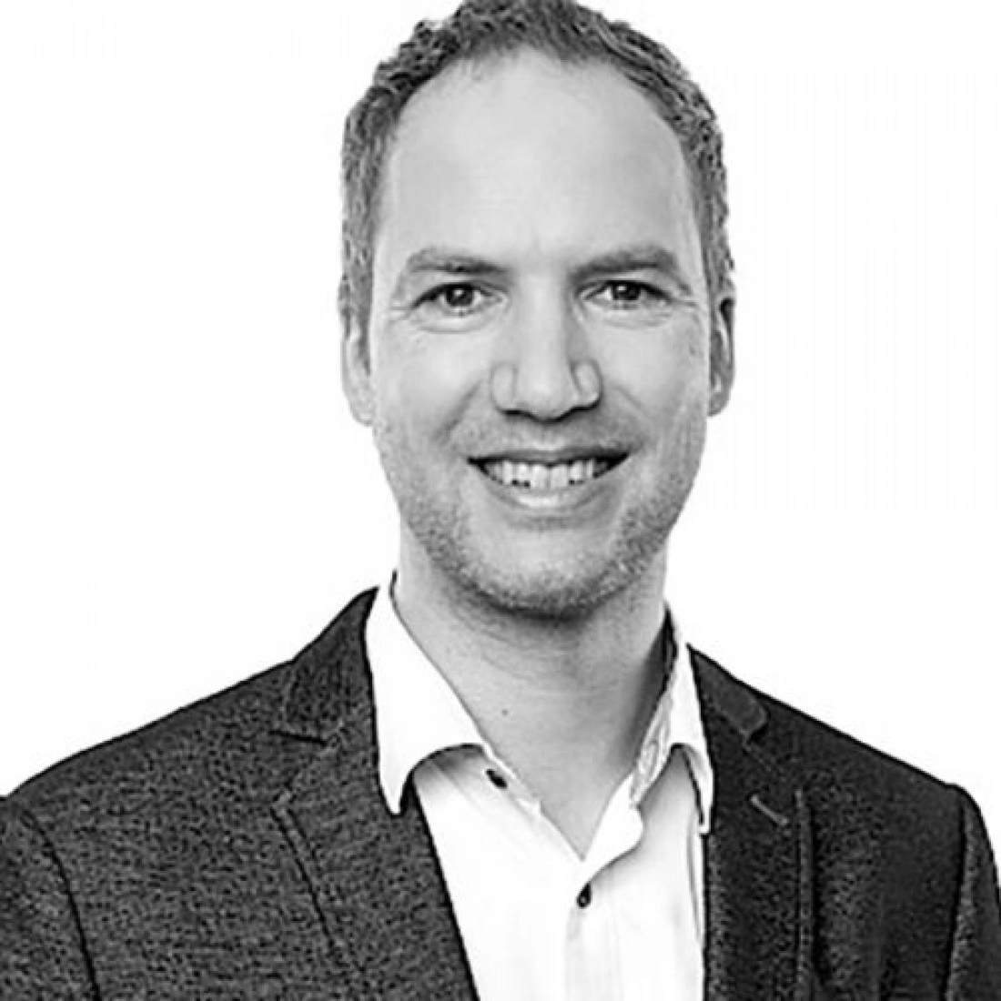  Prof. Dr. Marius Brade